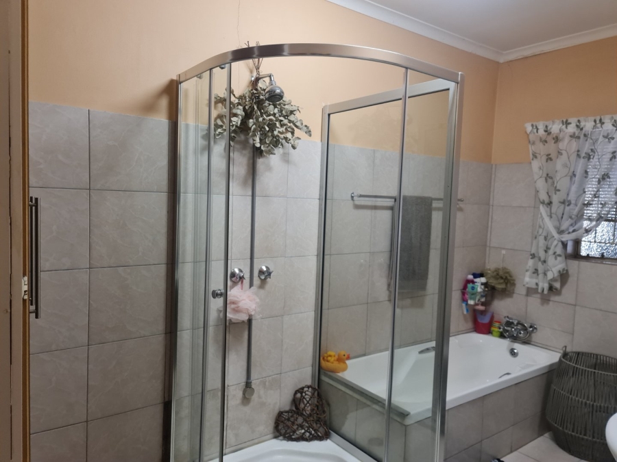 3 Bedroom Property for Sale in Rustenburg Central North West